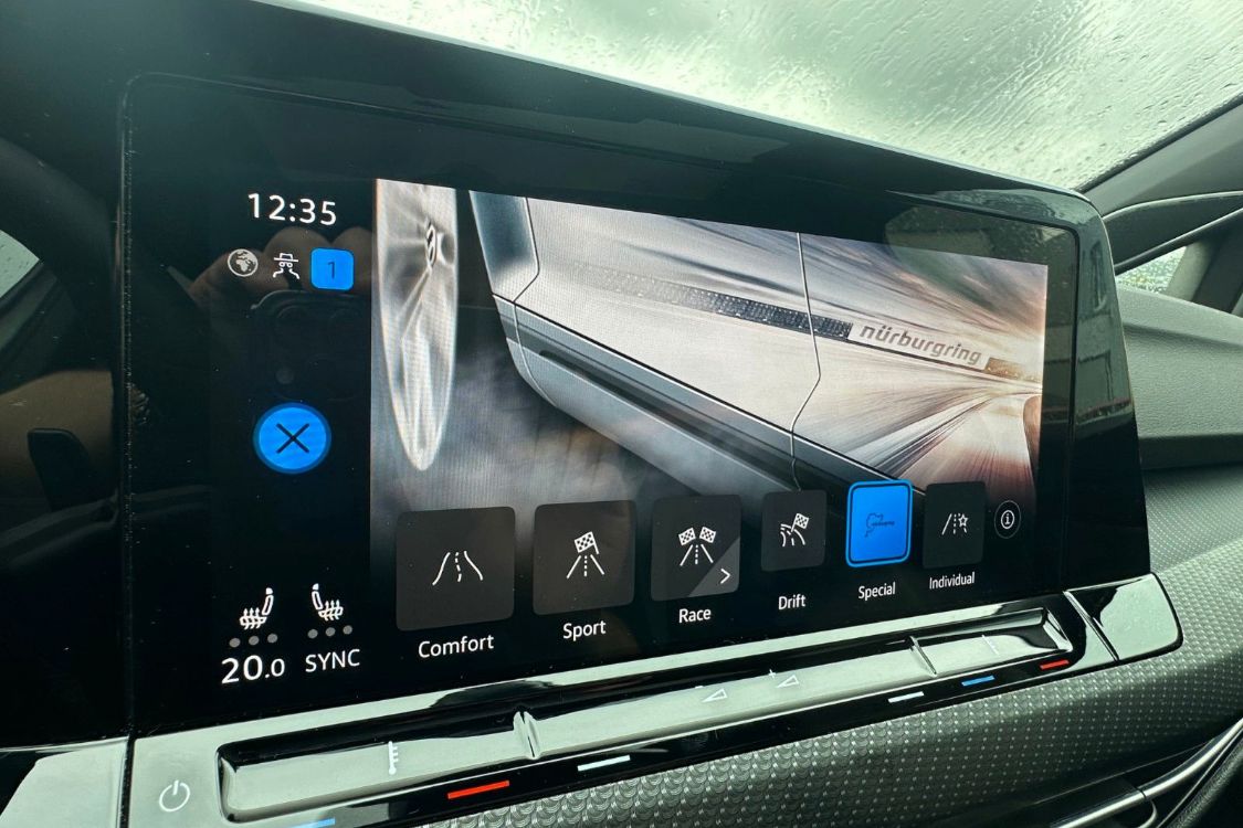 Volkswagen Golf 8R Performance 2.0 TSI 4MOTION / 380PK / AKRAPOVIC - Ultimate Cars