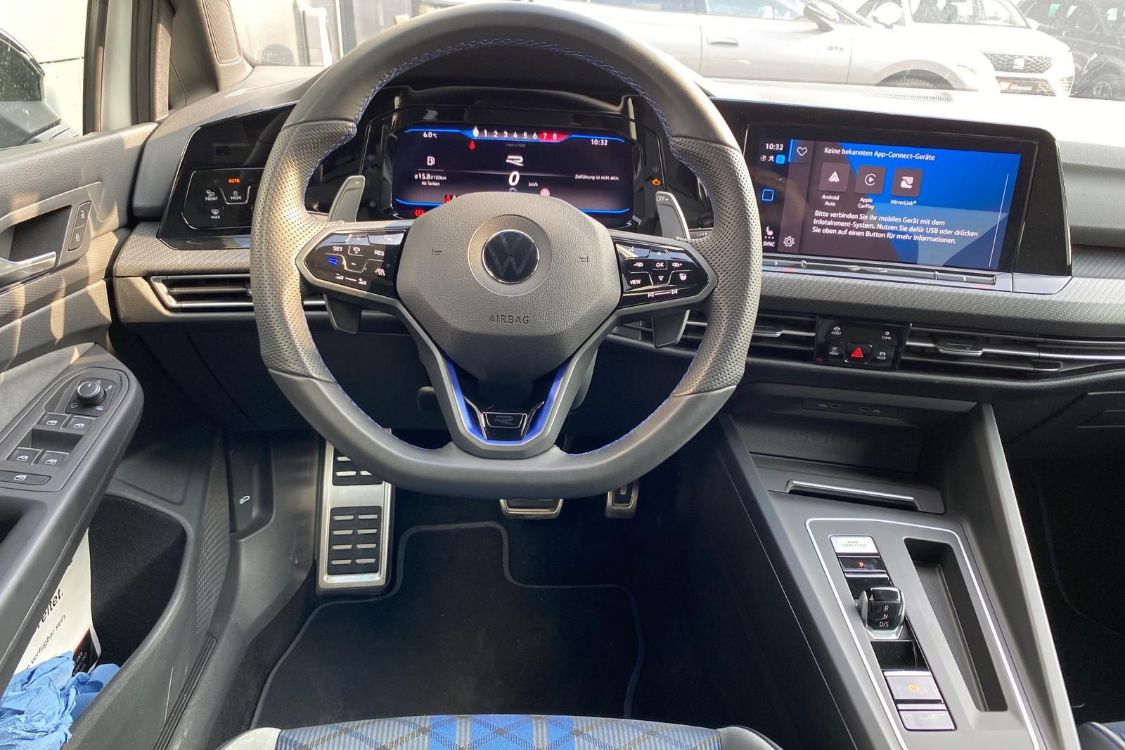 Volkswagen Golf 8R Performance 2.0 TSI 4MOTION / 380PK / AKRAPOVIC - Ultimate Cars