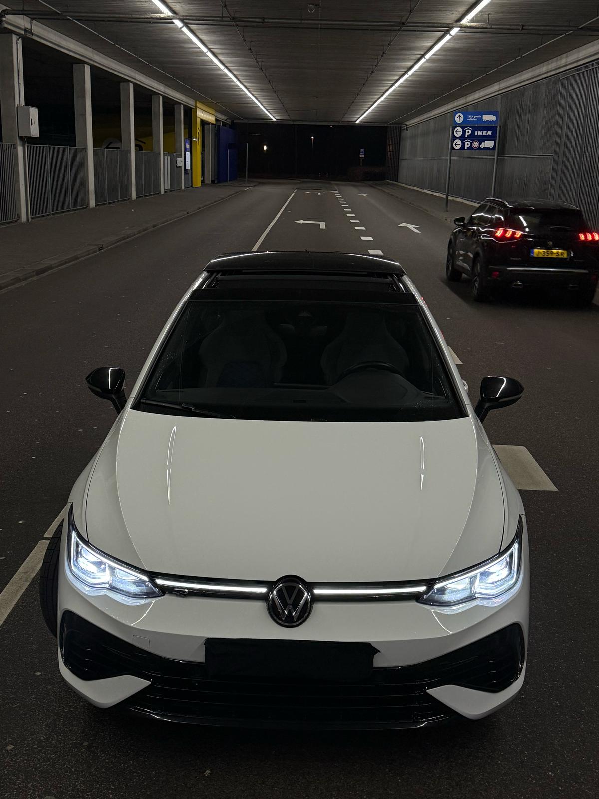 Volkswagen Golf 8R Performance 2.0 TSI 4MOTION / 380PK / AKRAPOVIC - Ultimate Cars