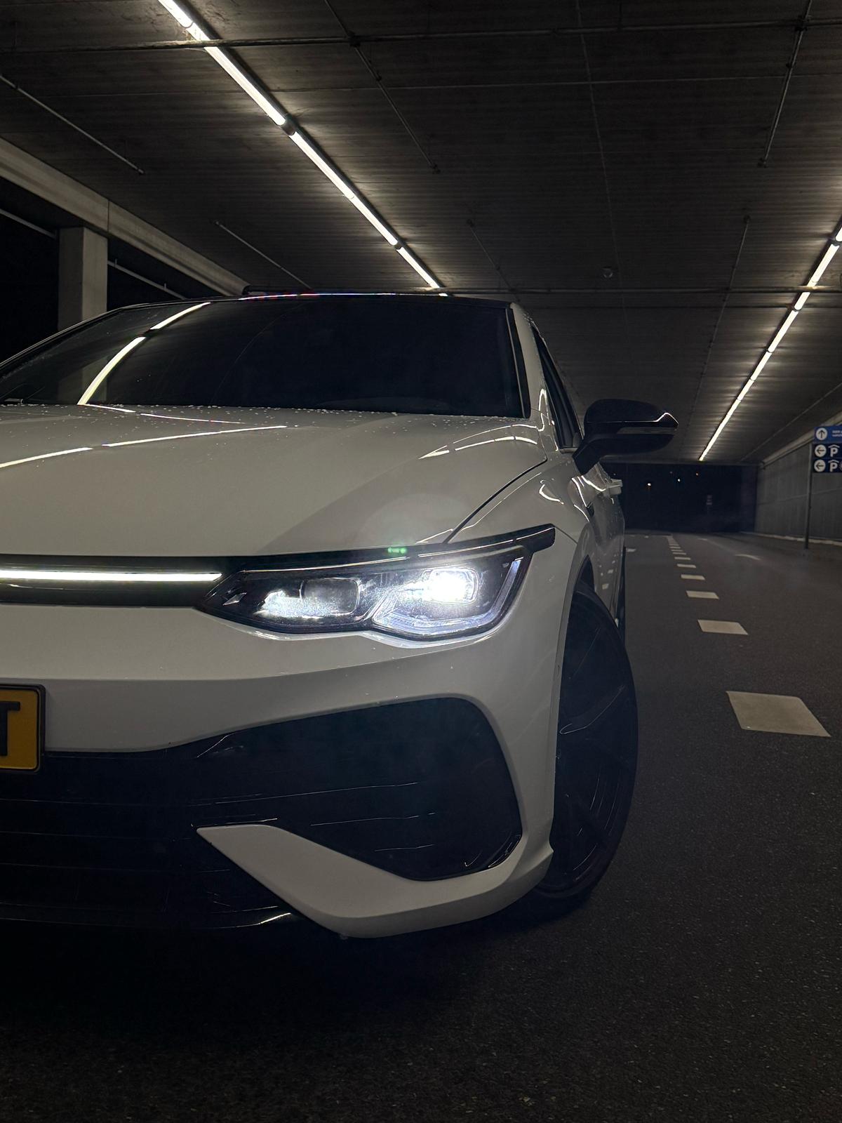 Volkswagen Golf 8R Performance 2.0 TSI 4MOTION / 380PK / AKRAPOVIC - Ultimate Cars